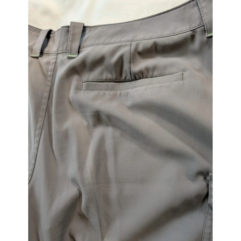 Under Armour HeatGear Mens Cargo Shorts Size 40 Gray Loose Fit Performance Golf